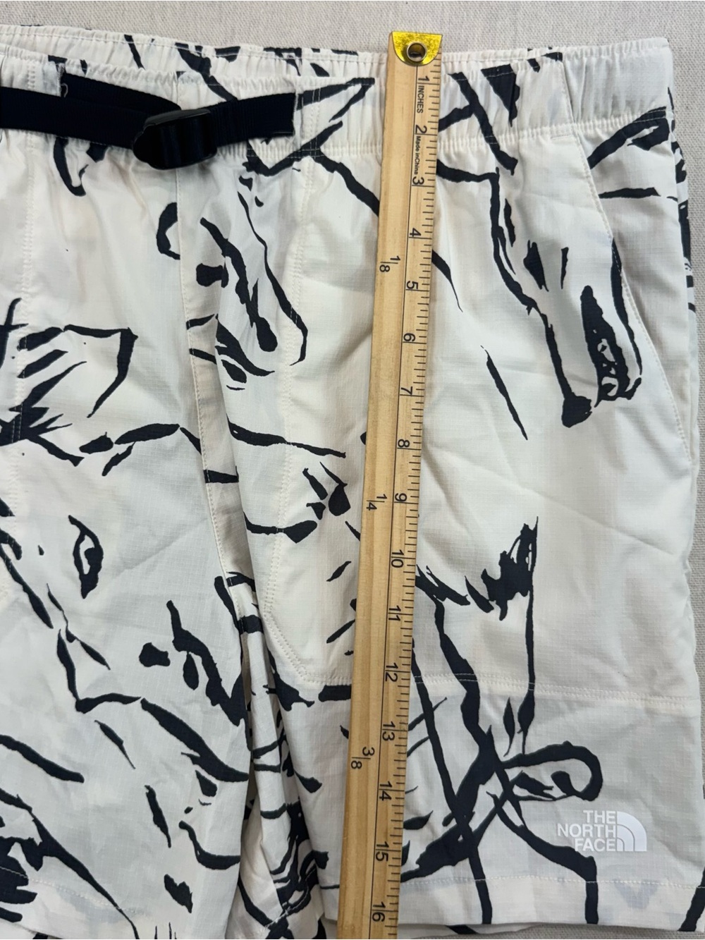 The North Face Women's Class V Pathfinder Pull-on Short Size XL White Black - Picture 9 of 13